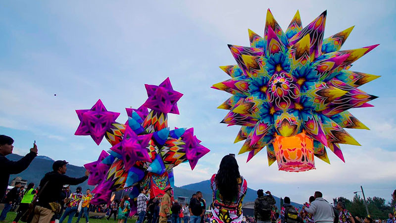 Paracho vivió un fin de semana lleno de color y fiesta con su Festival de Cantoya 