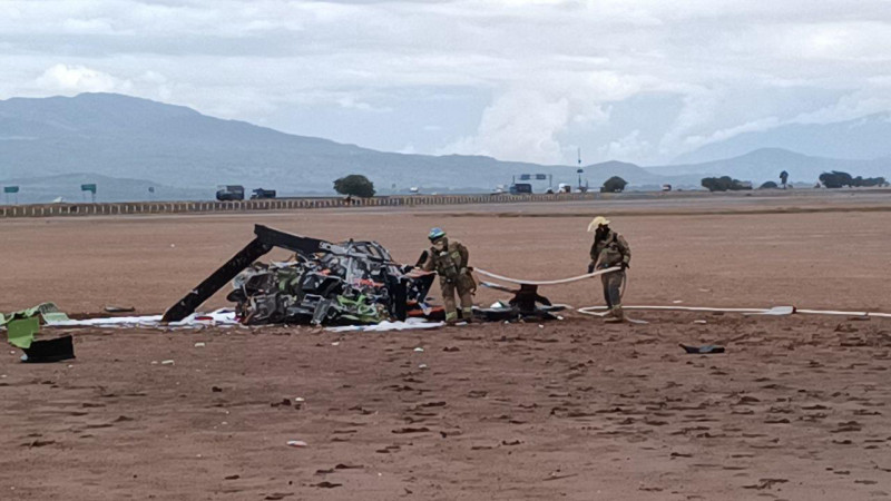 Cuatro heridos graves al desplomarse helicóptero en Jalisco 