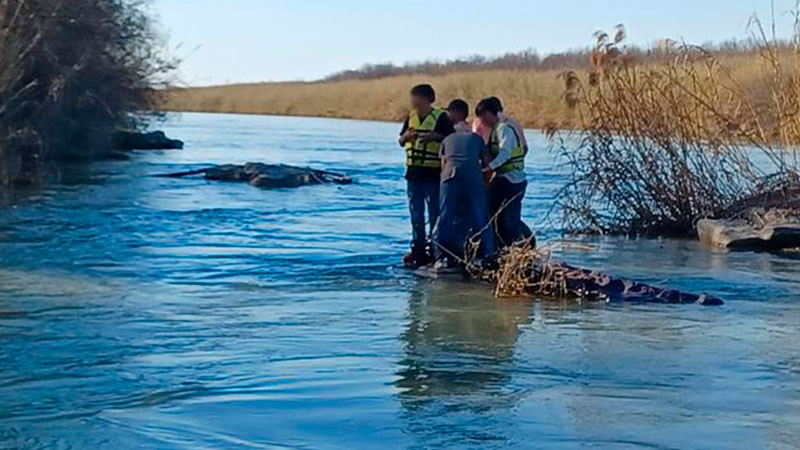 Rescatan del río Bravo a nueve migrantes en Ciudad Juárez 