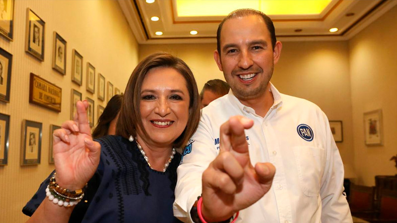 Arremete AMLO contra Xóchitl Gálvez y Marko Cortés por "fingir" apoyo a programas sociales 