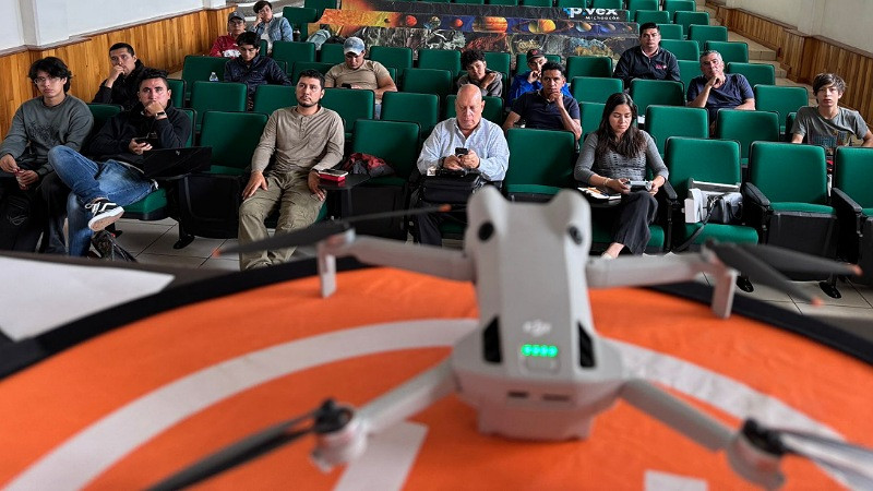 Estudiantes de la UTM concluyen curso de pilotaje de drones 