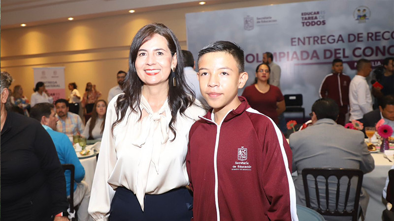 Mis maestros, la principal motivación en la Olimpiada del Conocimiento: niño ganador   