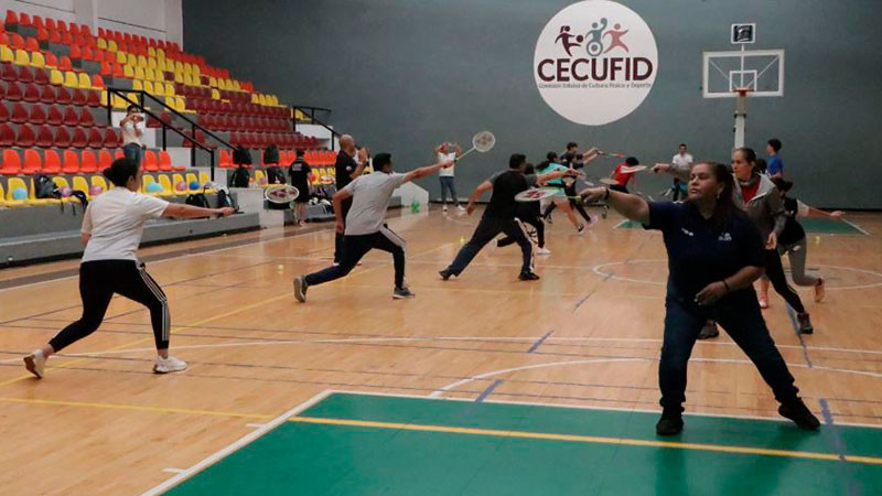 Certifica Conade a atletas y entrenadores michoacanos de bádminton 