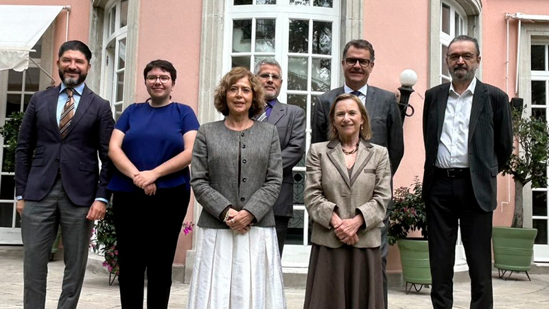 Busca Francia iniciar cooperación científica con Rosaura Ruiz, próxima secretaria de Ciencias 