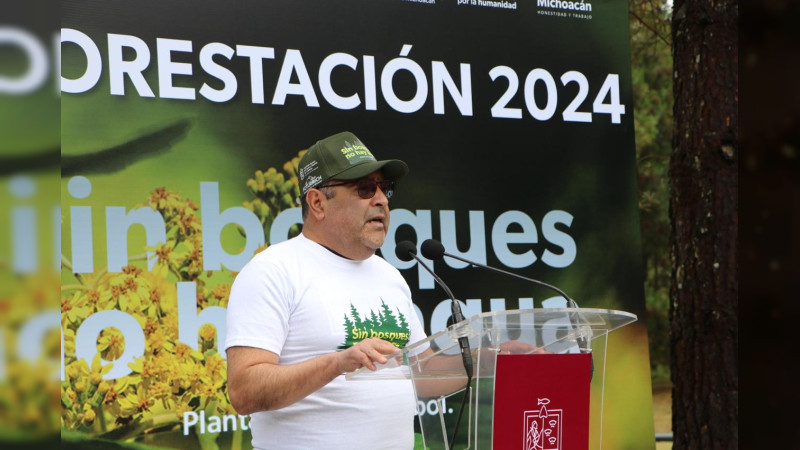 José Luis Téllez Marín asiste a la jornada de reforestación en Hidalgo, Michoacán 