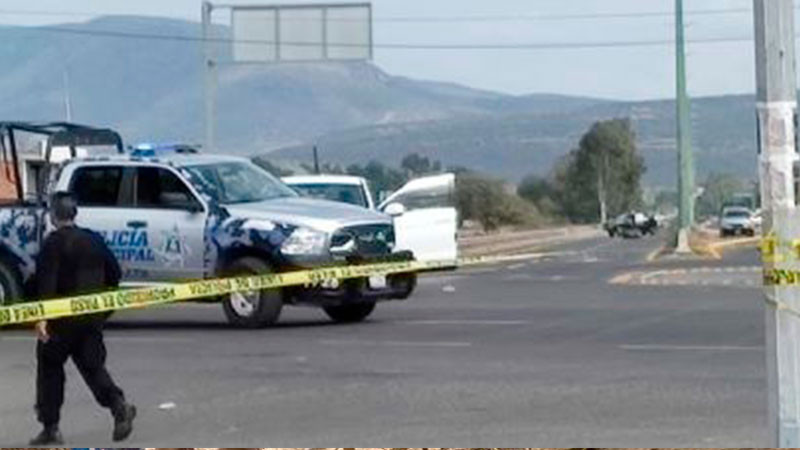 Localizan cuatro cuerpos en carretera de Cancún; una de las víctimas era policía municipal  