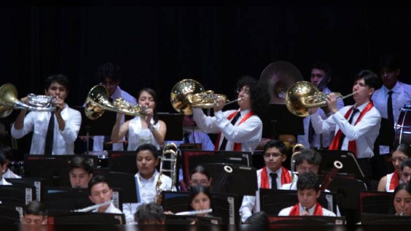 Cautiva la Orquesta Sinfónica Infantil de México en Zamora 