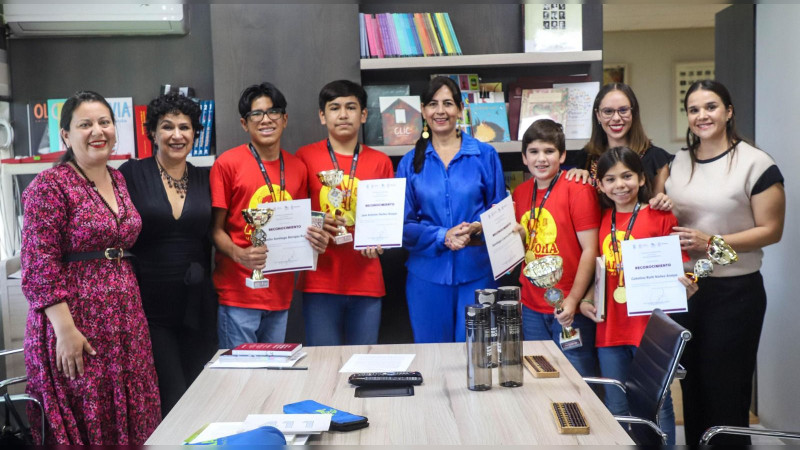 Reconoce SEE a estudiantes campeones en mundial de cálculo mental 