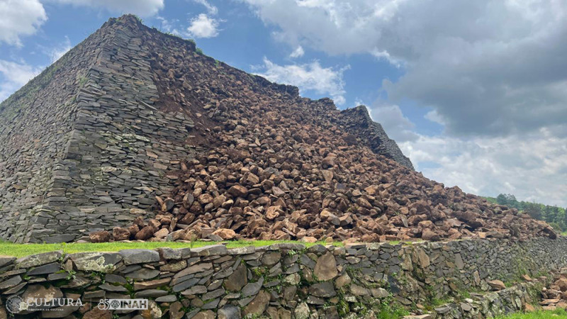 El INAH atiende basamento de la Zona Arqueológica de Ihuatzio, en Michoacán, tras derrumbe 