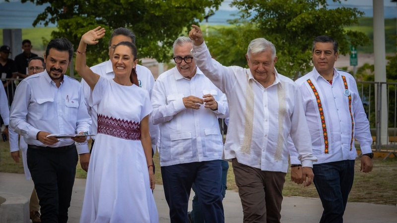 AMLO celebra que Rubén Rocha, gobernador de Sinaloa, aclarara señalamiento de Ismael Zambada 