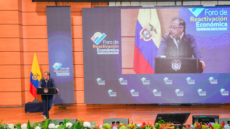 Gustavo Petro propone alternar el poder en Venezuela como se hizo en Colombia 