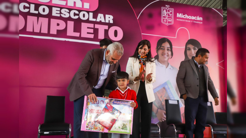 Con presencia del Gobierno de Michoacán arranca ciclo escolar en todo el estado