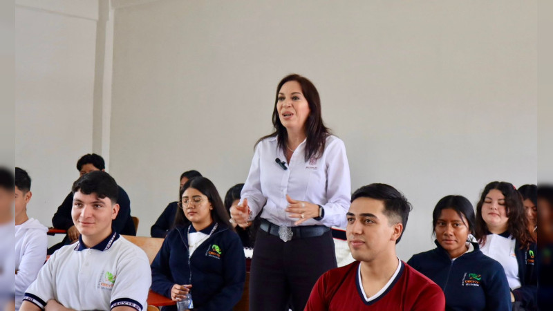 Regresan a clases más de 173 mil estudiantes michoacanos de bachillerato