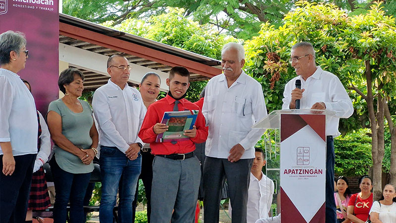 Regresaron a clases más de 63 mil estudiantes en la región de Apatzingán 