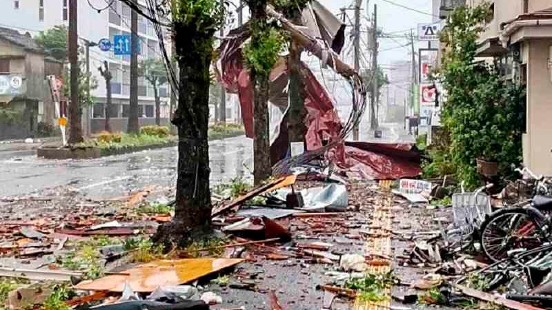 Tifón 'Shanshan' toca tierra en Japón; hay 3 muertos 