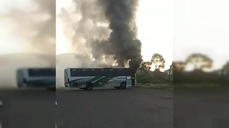 Amanece Apatzingán sin transporte público a causa de la violencia en la Tierra Caliente de Michoacán 