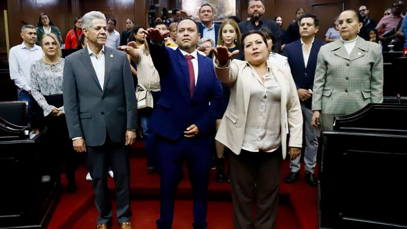 75 Legislatura toma protesta al Cabildo de Irimbo 