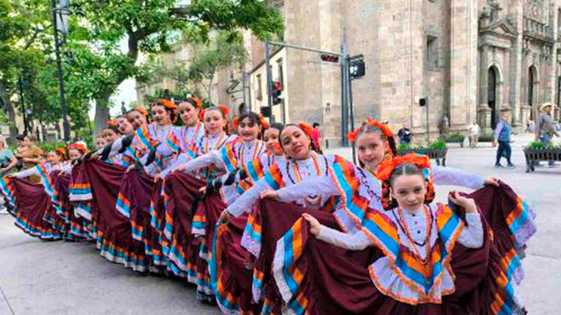 Grupo Folclórico de la UAG destaca en encuentro de sones y jarabes tradicionales  