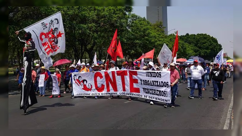 CNTE Michoacán toma bancos, oficinas y Ayuntamientos: “Resuelve o vete”, exigen a Secretaria de Educación 