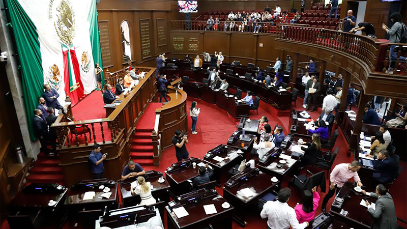 Diputados crean licencia menstrual para trabajadoras de gobierno 