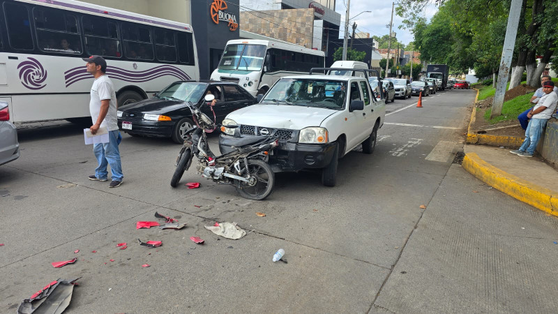 En Zamora, Michoacán detienen a sujeto que chocó tras robar camioneta