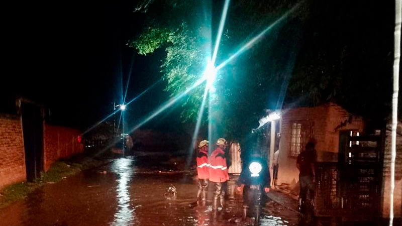 PC Michoacán brinda apoyo en Tangamandapio y Chavinda ante inundaciones 