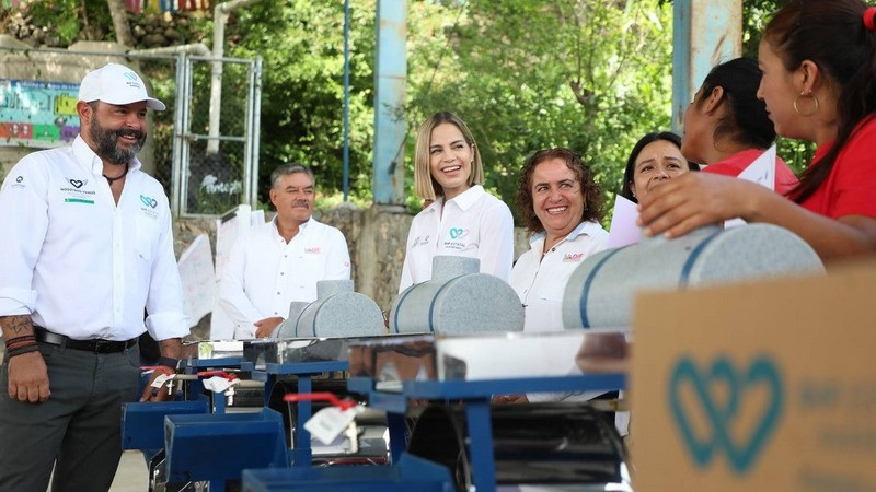 Entregan Molinos para Nixtamal en Jalpan de Serra, Querétaro 