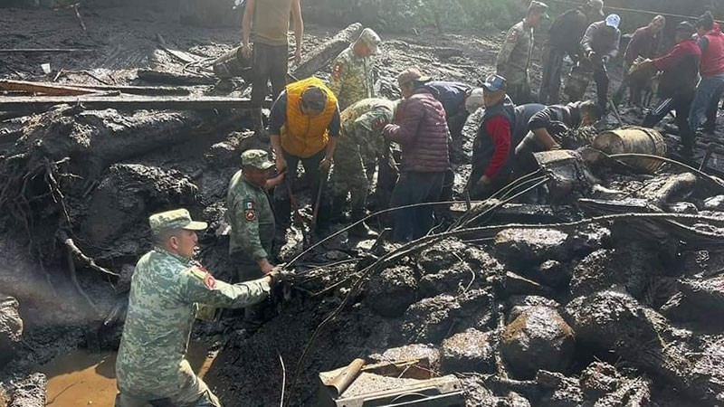 Sube a 4 la cifra de muertos tras deslave en Jilotzingo, Edomex 