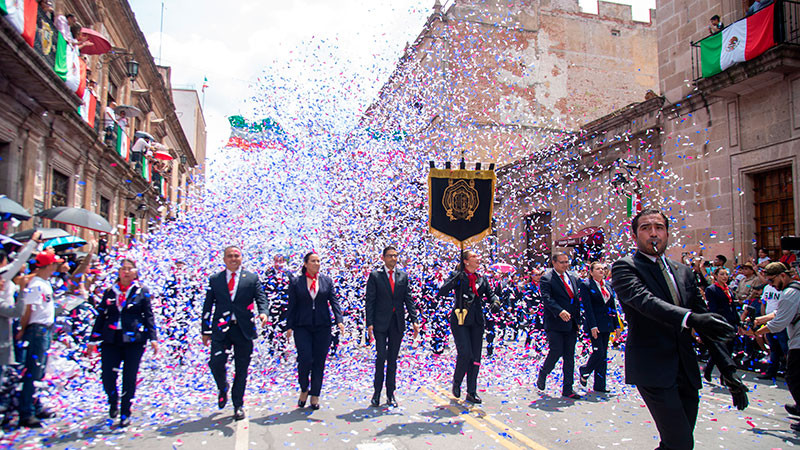 Con templanza y fuerza las y los nicolaitas participaron en el desfile del 16 de septiembre 