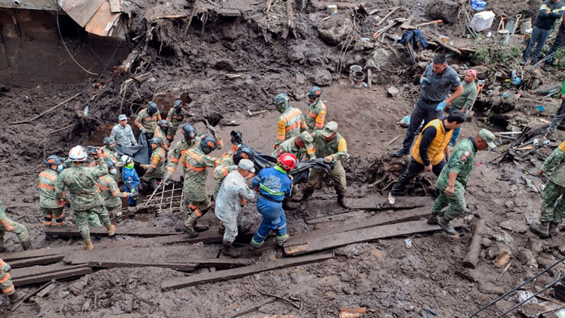 Van 9 personas fallecidas tras deslave de cerro en Jilotzingo, Edomex 