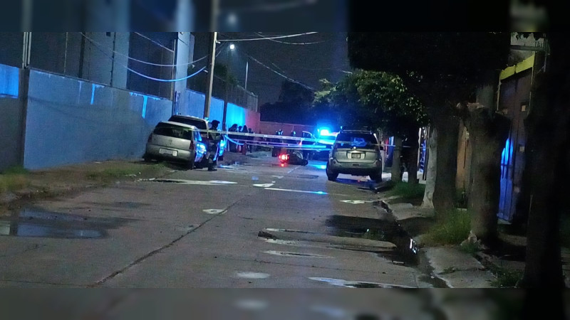 Mujer motociclista es asesinada a balazos en Celaya, Guanajuato