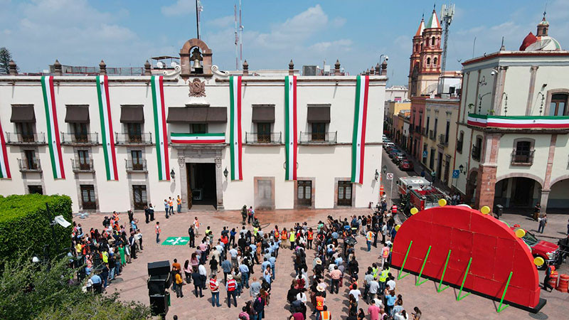 Participan trabajadores de Palacio de Gobierno de Querétaro en Macrosimulacro 