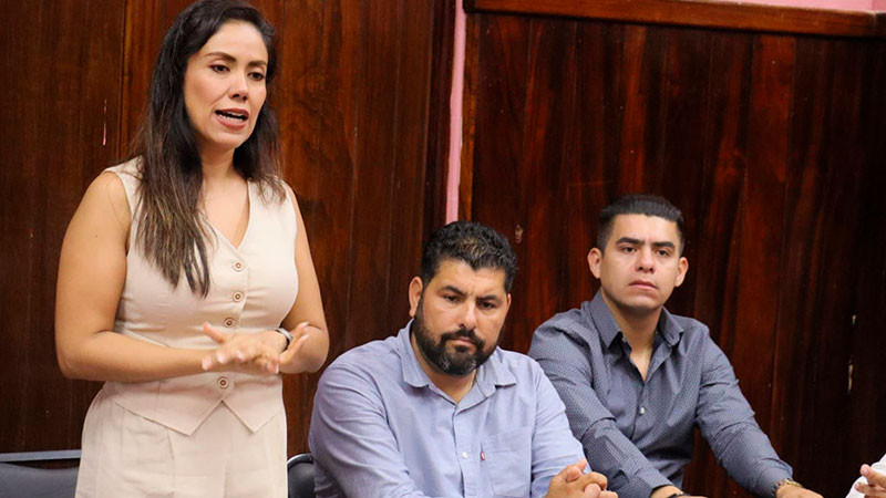 Fanny Arreola instala comité municipal de salud 2024-2027