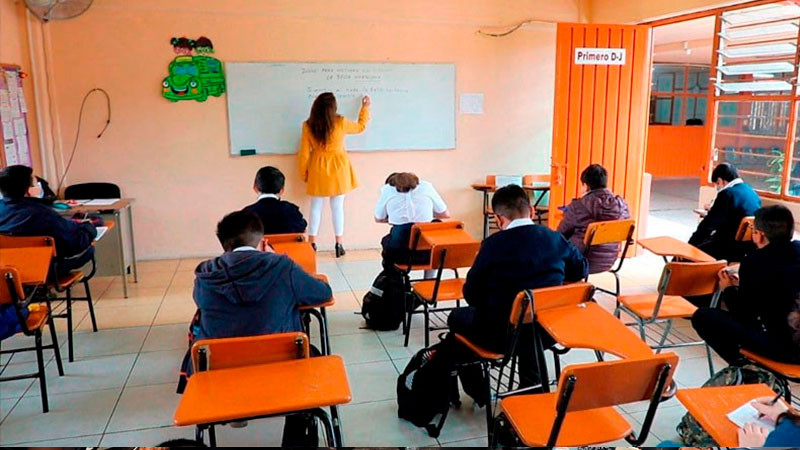 Contraloría de Michoacán detecta irregularidades en 400 docentes  