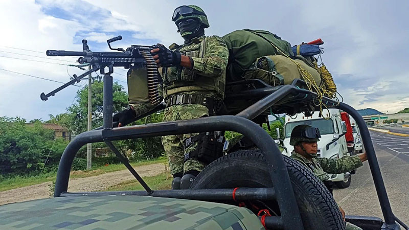 Arriban 600  militares a Culiacán en medio de nuevos enfrentamientos 