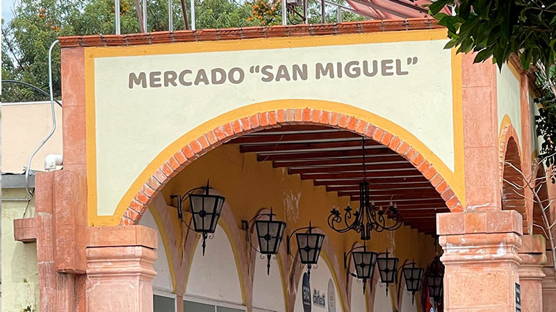 Sujetos asaltan joyeria en el mercado municipal de Tarimoro, Guanajuato 