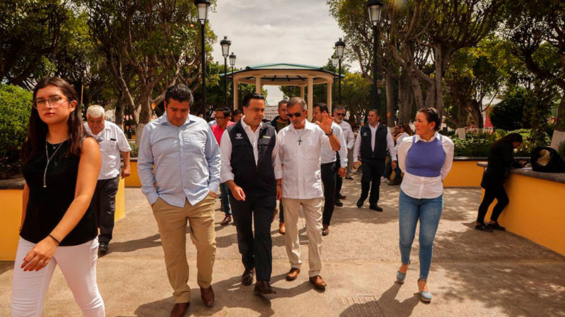 Entrega Luis Nava la regeneración urbana en Santa Rosa Jáuregui, Querétaro 