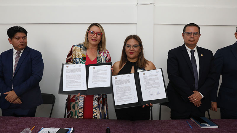 UMSNH refrenda su vocación humanista; la rectora Yarabí Ávila firma convenio con AMPSICOAC