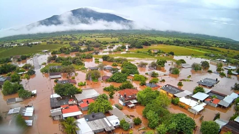 Tormenta Tropical John causa estragos en Michoacán: Ríos desbordados, caminos y poblaciones inundadas en Huetamo, Tepalcatepec y LC