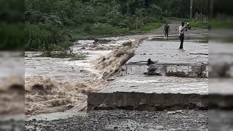 Autoridades en alerta ante creciente del Río de Apatzingán por tormenta tropical John: Afectaría La Huacana y Arteaga 