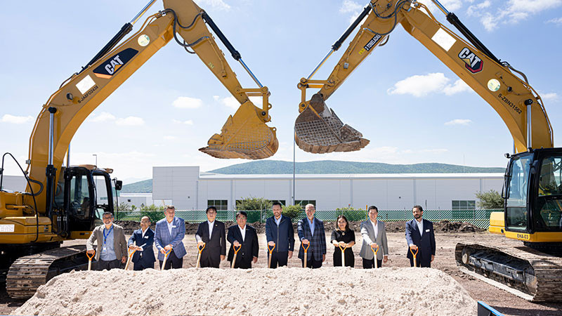 Encabeza Mauricio Kuri colocación de la primera piedra del Centro Tecnológico de Innovación Makino México 