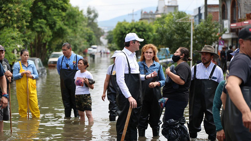 Supervisa Alfonso Martínez calles afectadas por desfogue de la presa 