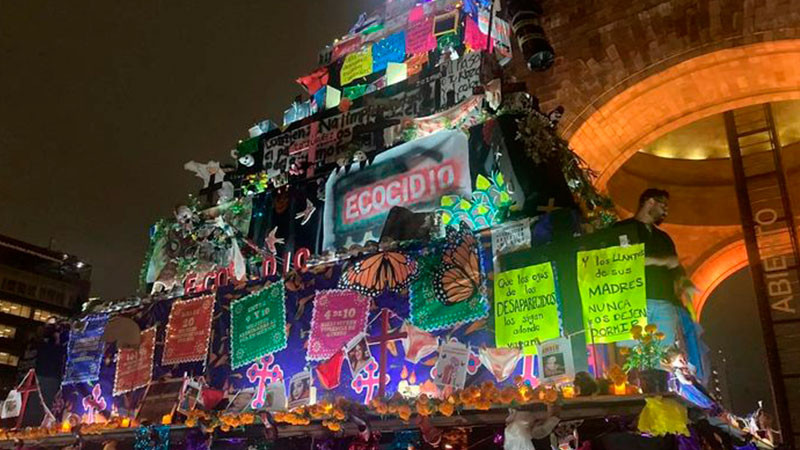 Con altar en Monumento a la Revolución, trabajadores del PJF reprochan reforma judicial 