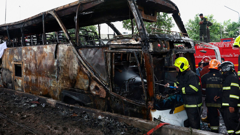 Pierden la vida al menos 20 personas en incendio de autobús escolar en Tailandia 