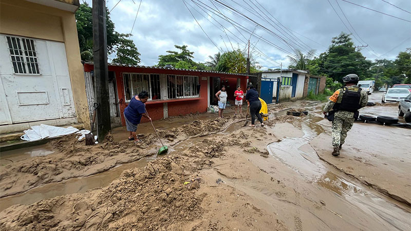 Lluvias deja afectaciones en 11 municipios de Veracruz; niña muere por deslizamiento 