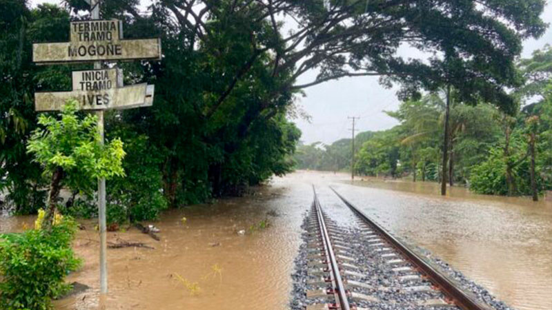 Lluvias inundan vías férreas del Tren Interoceánico, en Oaxaca 