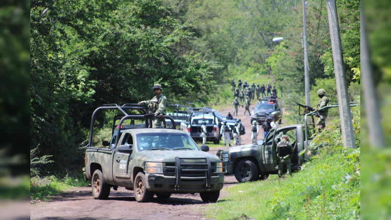 Descubre Policía campamento de criminales y se desata balacera en Indaparapeo, Michoacán: Hay un muerto 