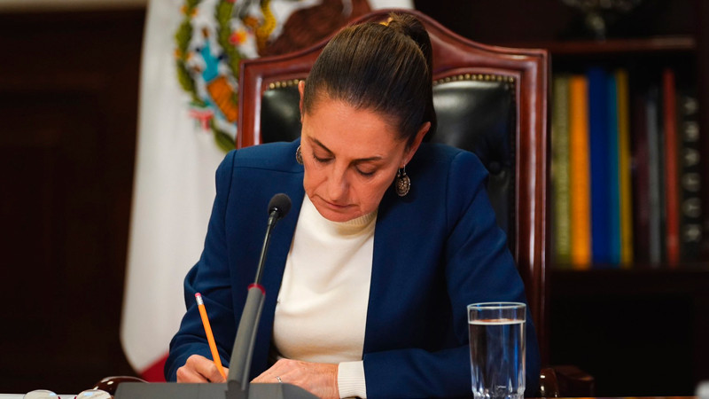 "Yo soy la presidenta": Sheinbaum, "AMLO se fue a Palenque" 