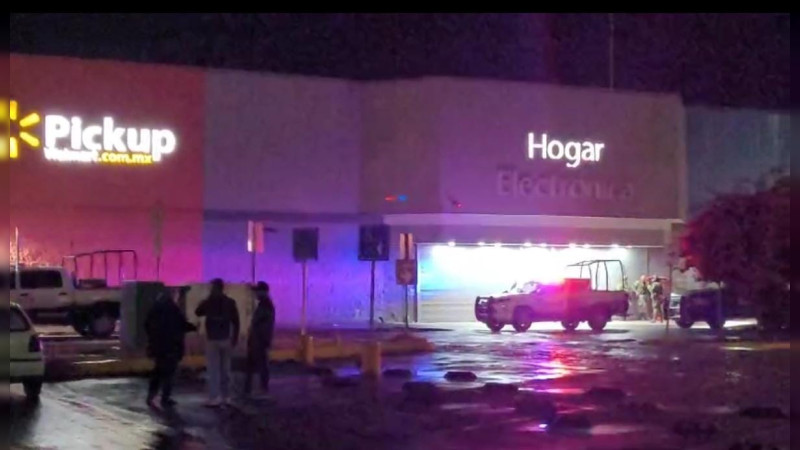 Amenaza de bomba en Walmart de Morelia, Michoacán, genera mega operativo  