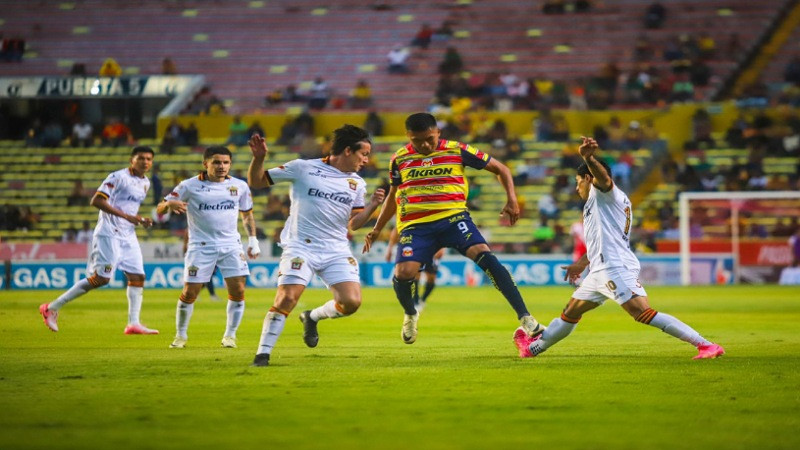 Sin futbol, sin corazón y sin dirección, los Monarcas perdieron en casa ante la UdeG  